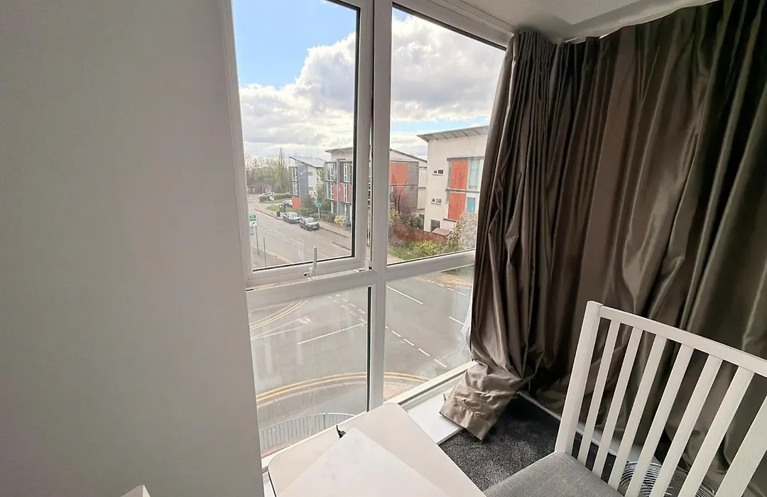 Luxury Rooms - Pick A Room - Free Parking & Kitchen Access, Near Etihad Stadium, The Coop Live & Piccadilly Station, Manchester-1
