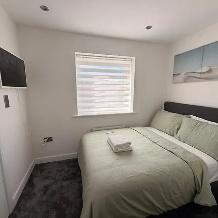 Luxury Rooms - Pick A Room - Free Parking & Kitchen Access, Near Etihad Stadium, The Coop Live & Piccadilly Station, Manchester-2
