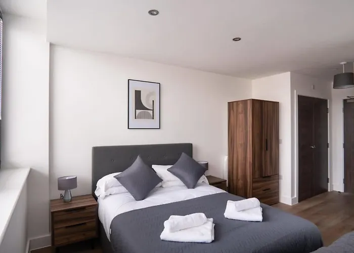 Stay Zeni, Alexandra Rise Manchester Chic Studio